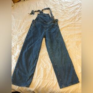 Dazy overalls, junior size medium. Probably does closer to a 4. A